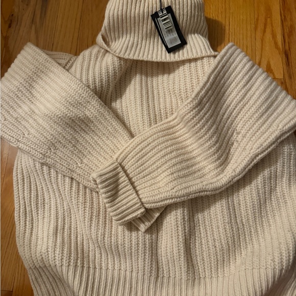 New with tags - JOSEPH Pearl Sweater- soft wool (size L) - Picture 5 of 12